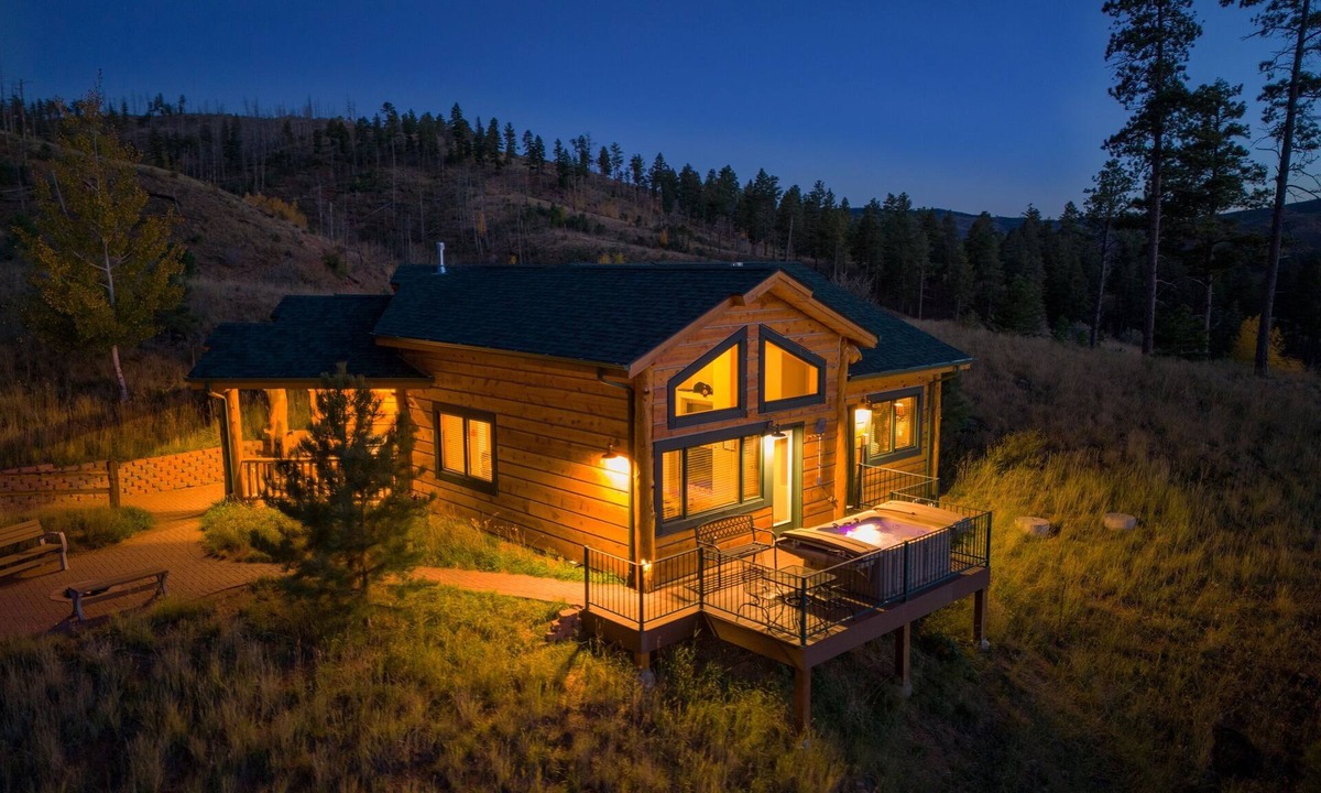 Woodland Park Cabin | Pikes Peak Ranch - Bear Den Cabin