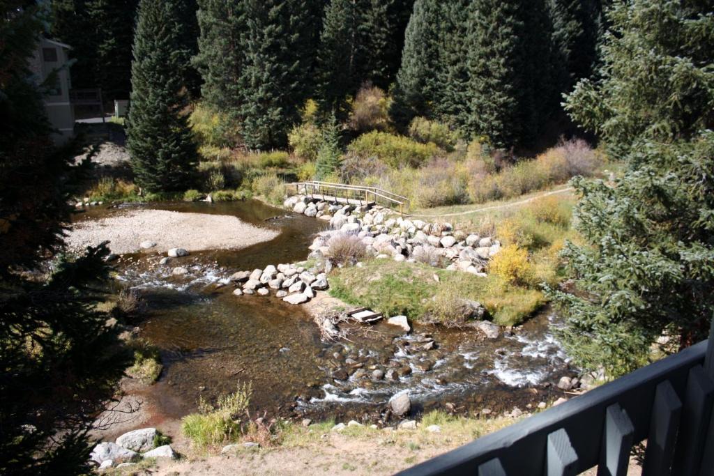 Warrior's Mark House | Pinecreek #I - 3 BR - Private Hot Tub - Close to Town - Shuttle to Slopes