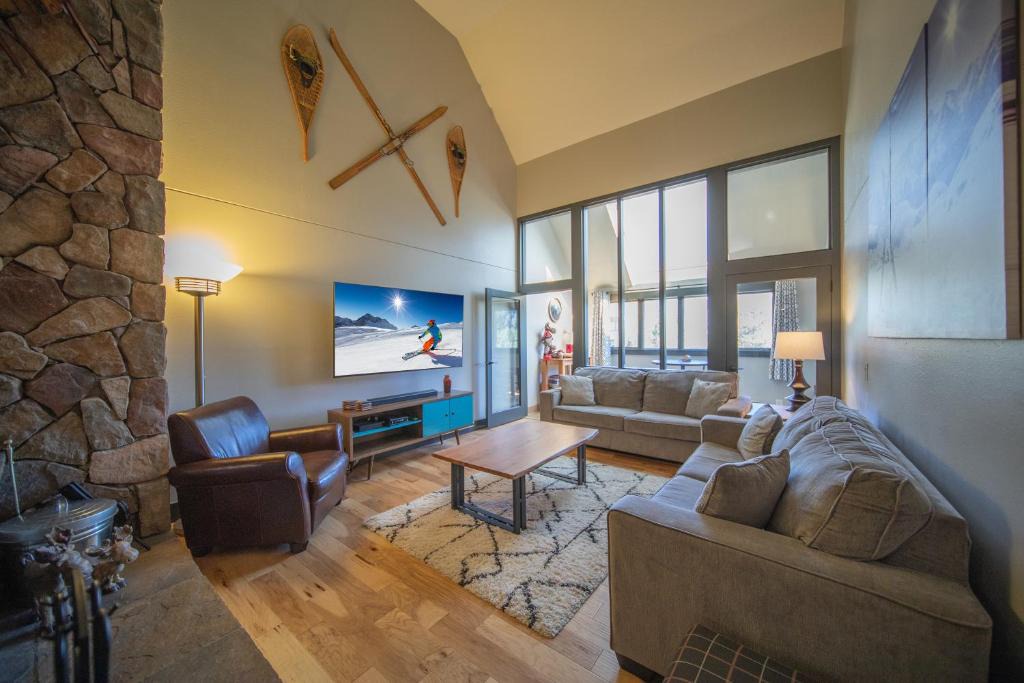 Keystone House | Pines 2057