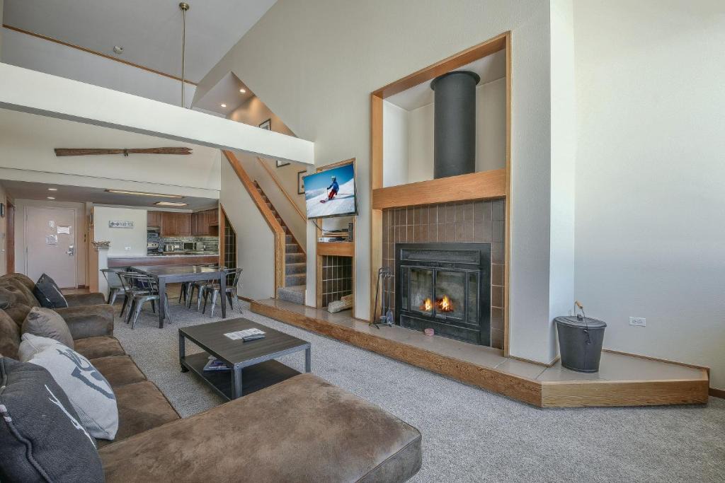 Keystone House | Pines 2128