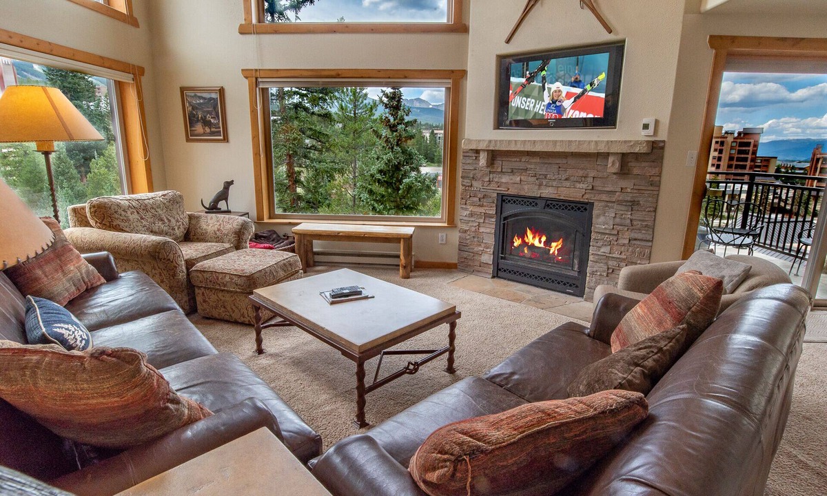Peak 9 Condo | Powderhorn Penthouse Slopeview Condo: Views, Easy Slope/Town Access