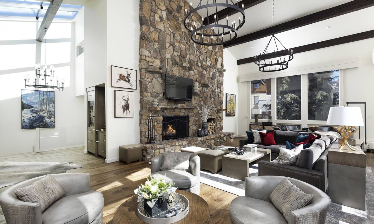 Vail House | Prime Vail Village stay: walk to lifts, dining, trails & shops from Avanti Chale