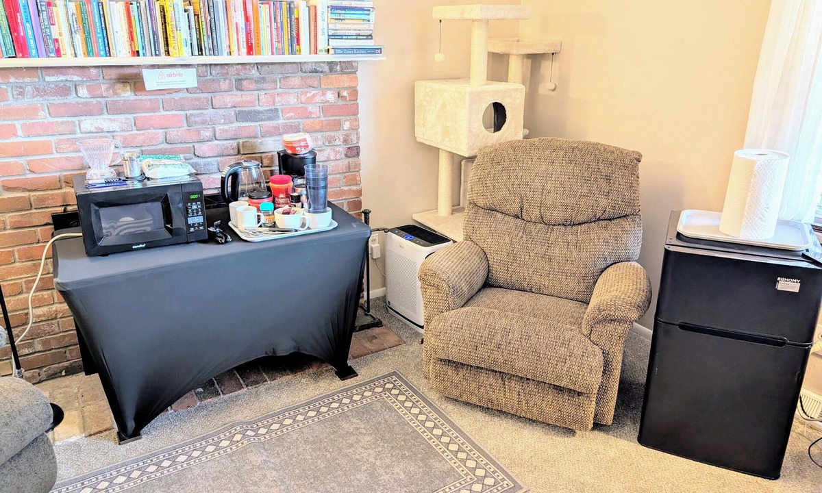 Castlewood House | Private 2br/1.5ba Suite in a house with separate entrance, WiFi, Parking!
