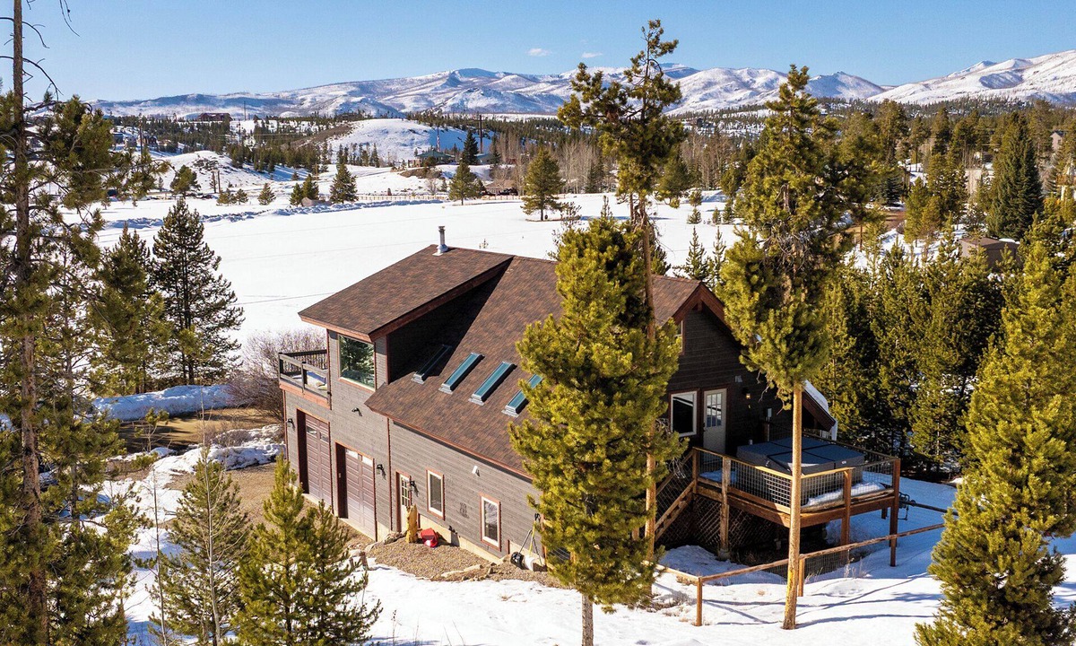 Grand Lake Cabin | Private Hot Tub + Firepit, Big Front Deck with Great Views, Laundry