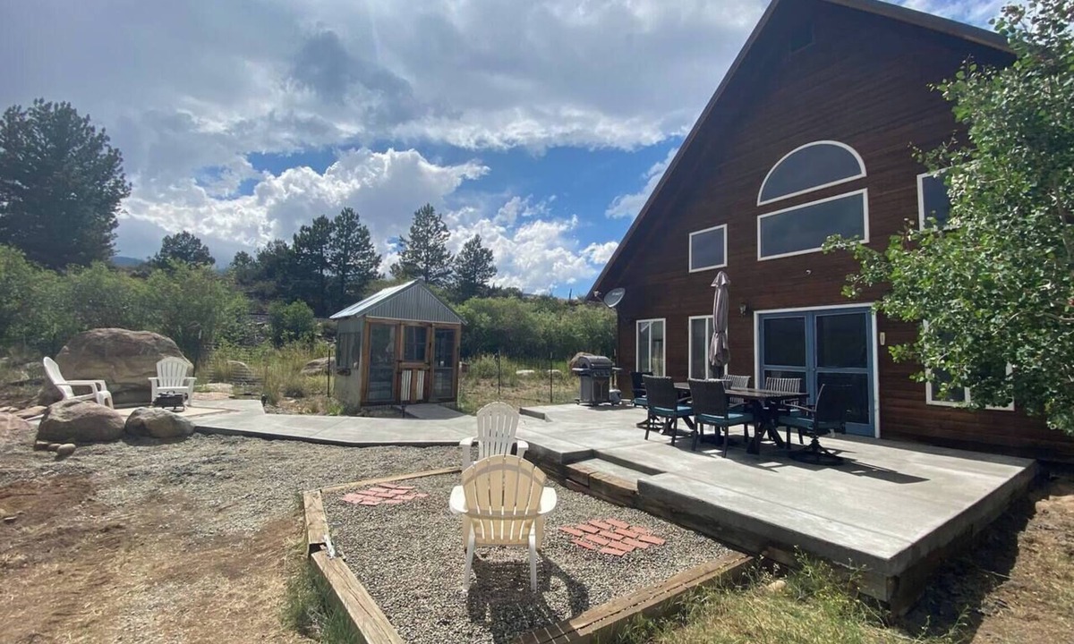Buena Vista House | Private house:2 acres & river access *No pet fee!