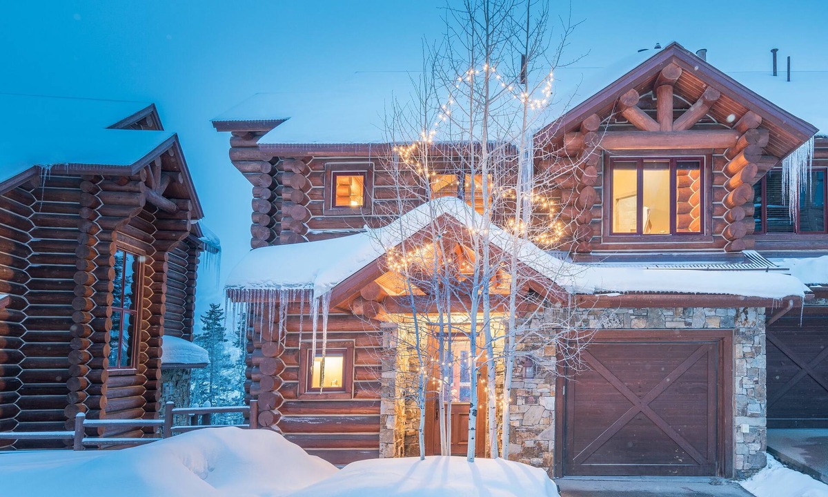 Mountain Village House | PROSPECT FALLS- Luxe Log Cabin w/Hot Tub & Game Room, Easy Ski Access