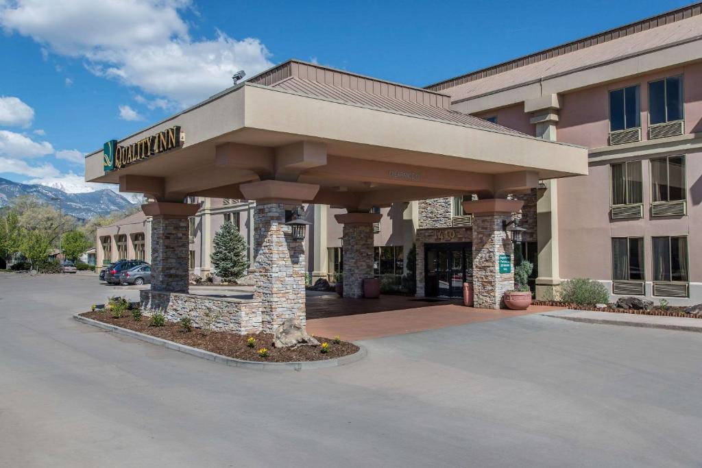 Central Colorado Springs Hotel | Quality Inn Colorado Springs South