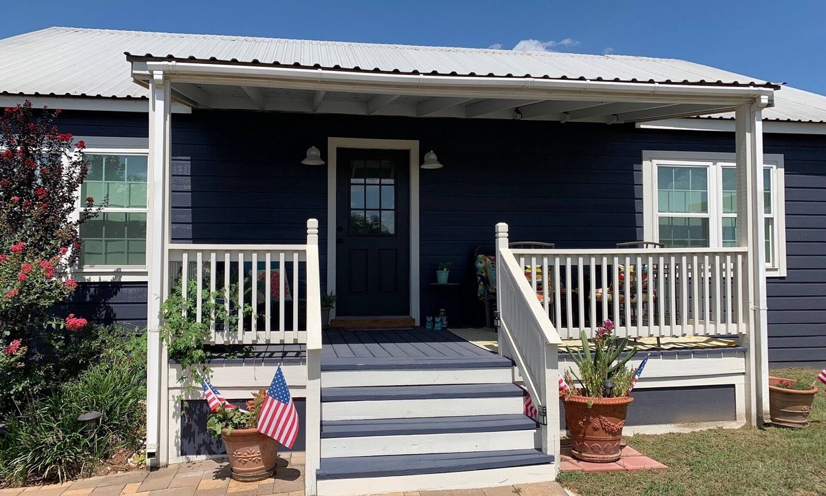 Pine Island Cottage | Quiet Comfortable Country Cottage Retreat