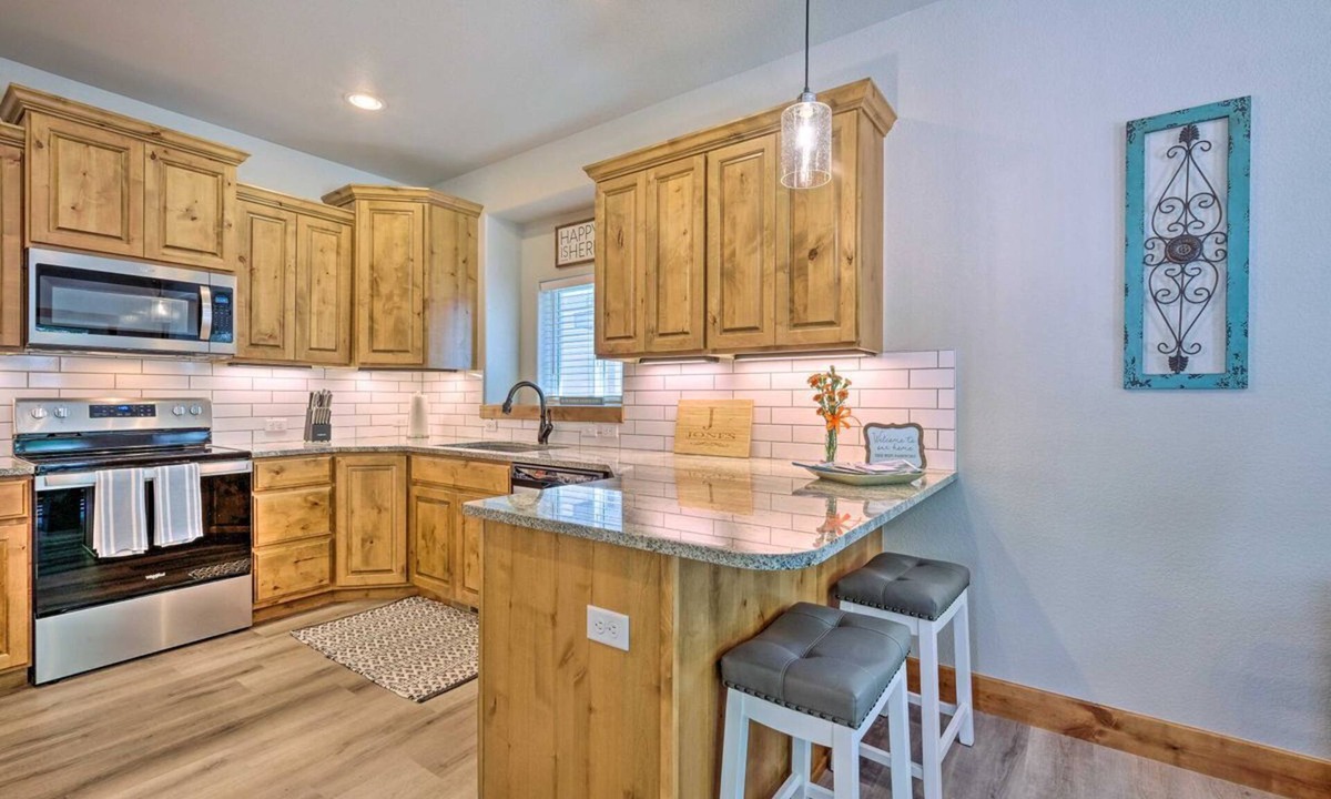 Loveland House | Quiet Family Friendly 3 BR Near Loveland DT
