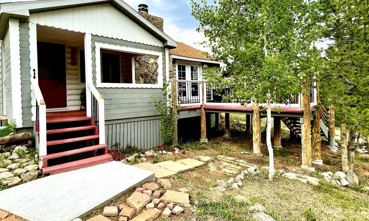 Granby Cabin | Quiet Mountain Cabin walking distance to biking and hiking trails!