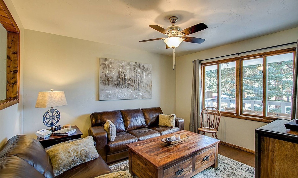 Woodland Park House | Quiet mountain homes for family gatherings