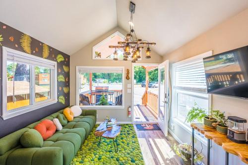Forks House | Rainforest Tiny Home Retreat Enchanted