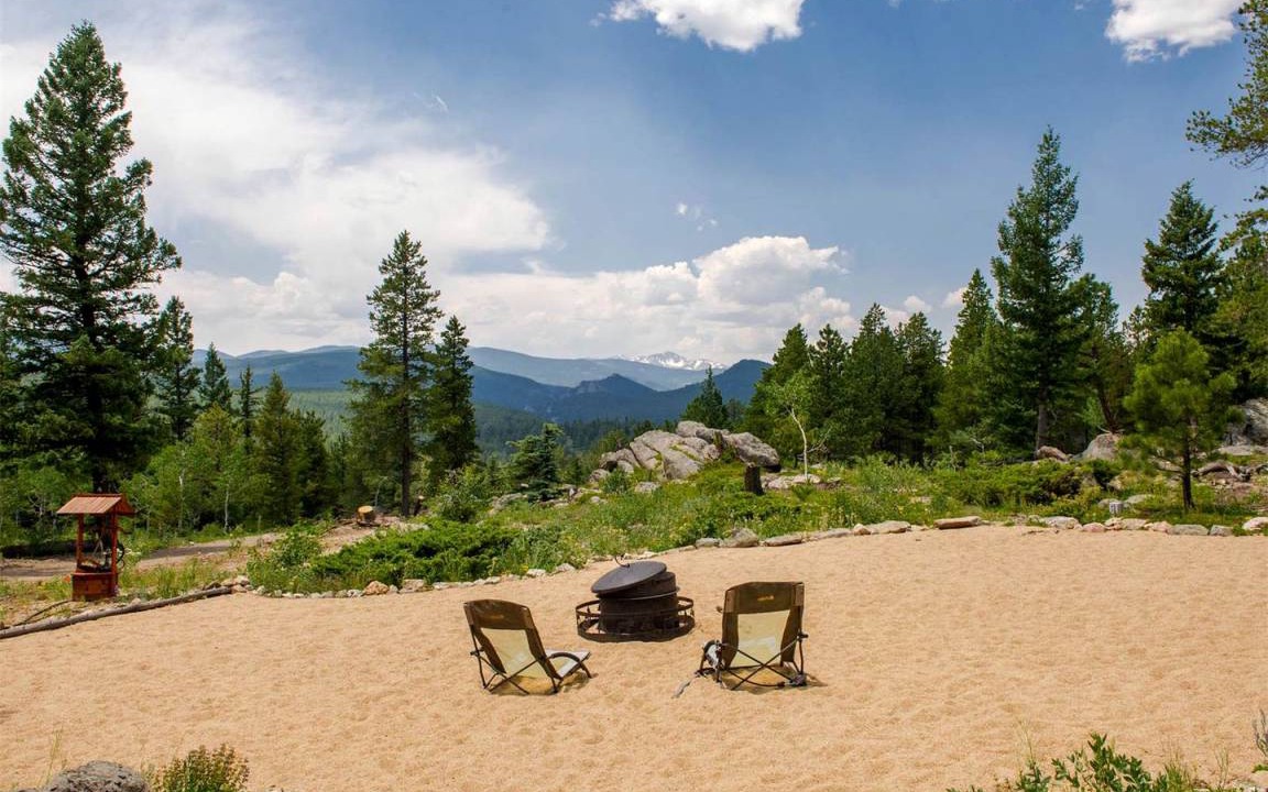 Black Hawk RV Rental | Recreational vehicle (RV) ∙ 1 bedroom ∙ 2 guests