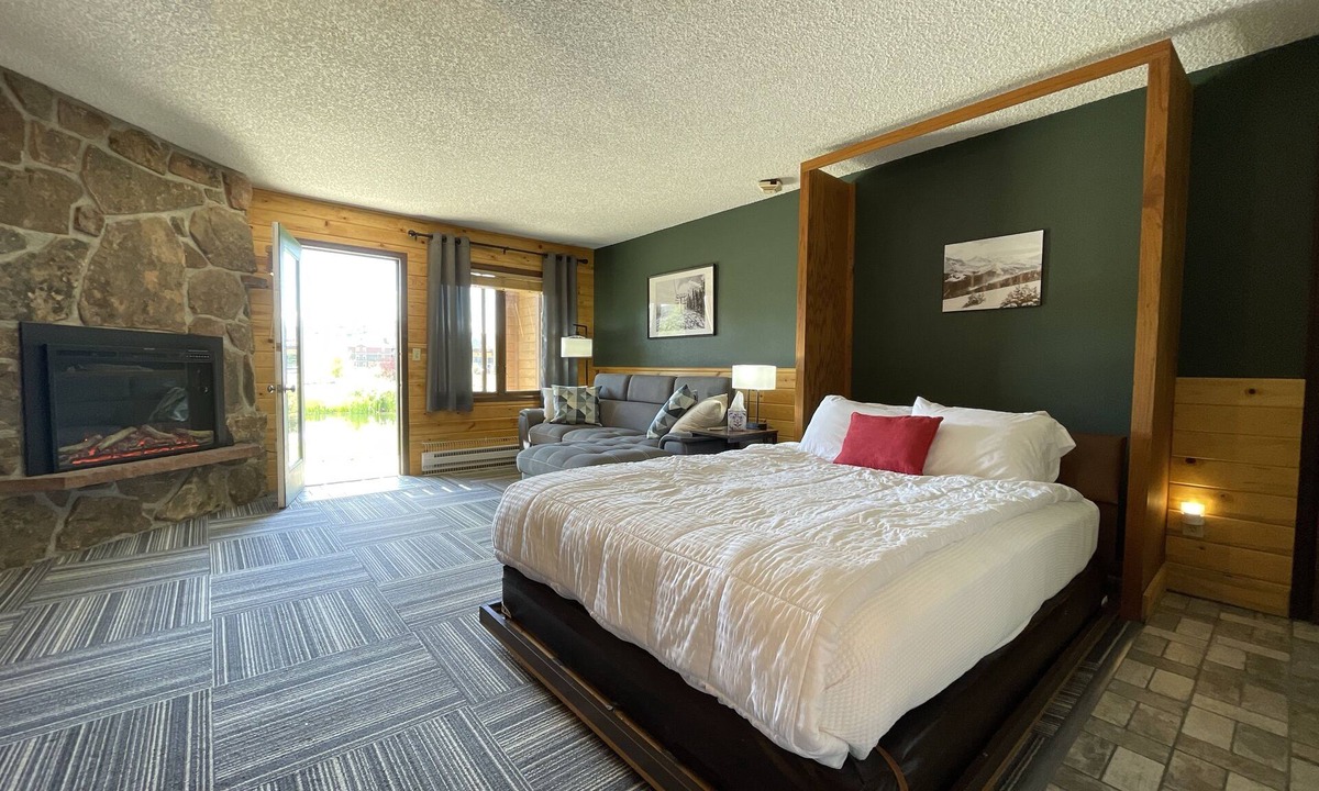 Granby Condo | Relax, Adventure, Views, Amenities +Memories.