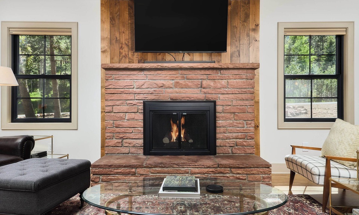 Cascade Cabin | Relax by the River: Cozy Hot Tub, Fire Pit & Hammock