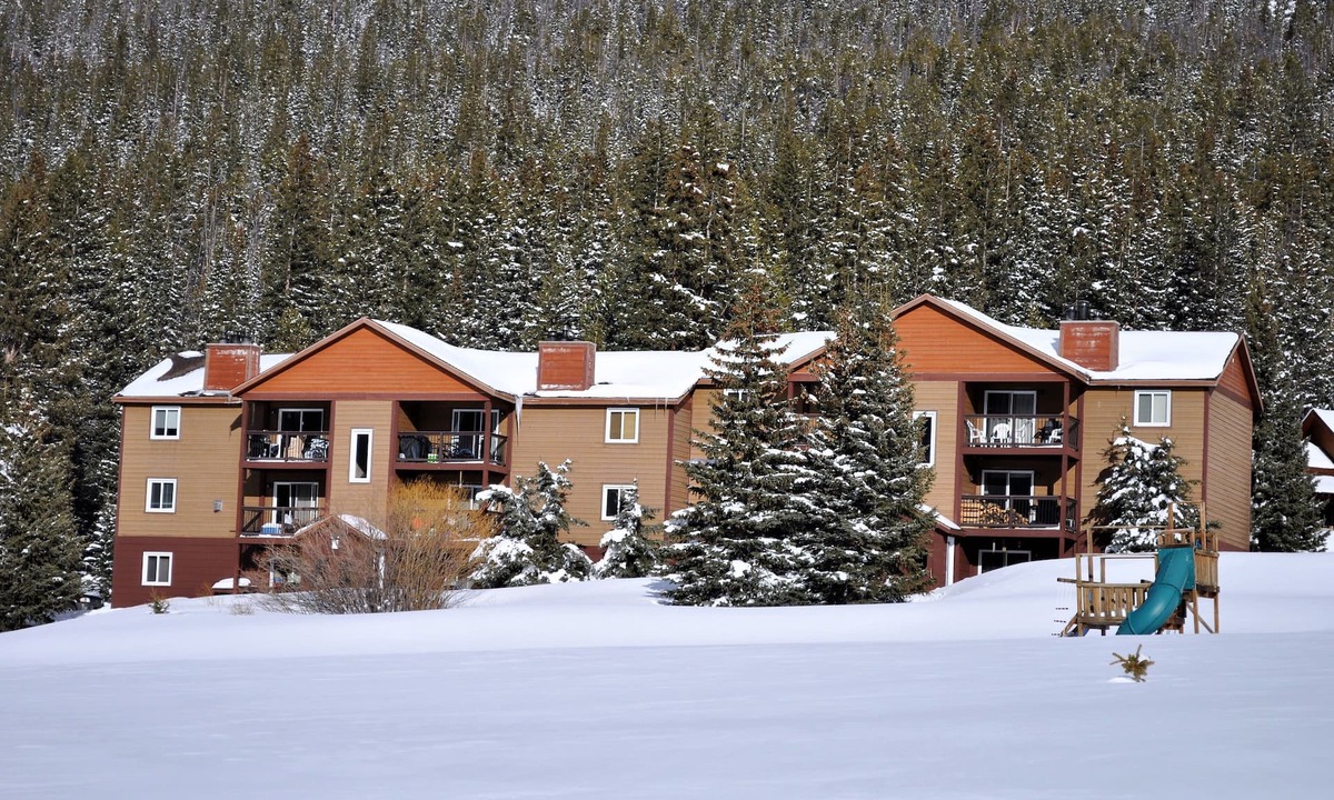 Blue River Condo | Remodeled Gem 3 bedrooms On the Free Shuttle Route with views in Blue River