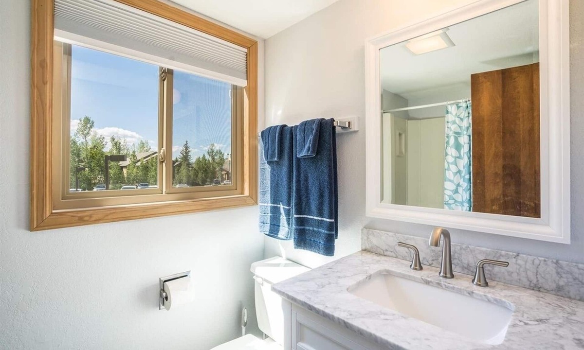 Steamboat Springs Condo | Remodeled Kitchen 2 Bedroom Condo 1/2 Mile from Resort