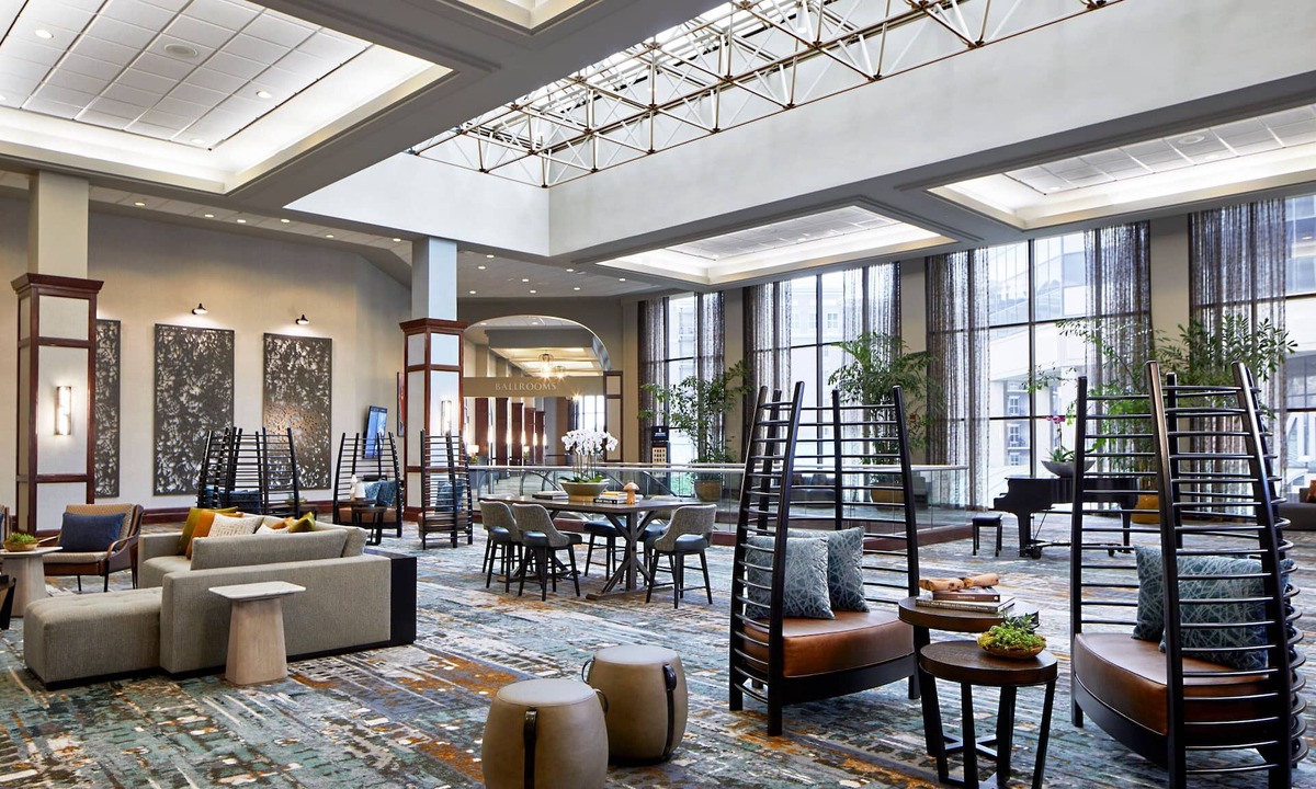 Central Business District Hotel | Renaissance Mobile Riverview Plaza Hotel