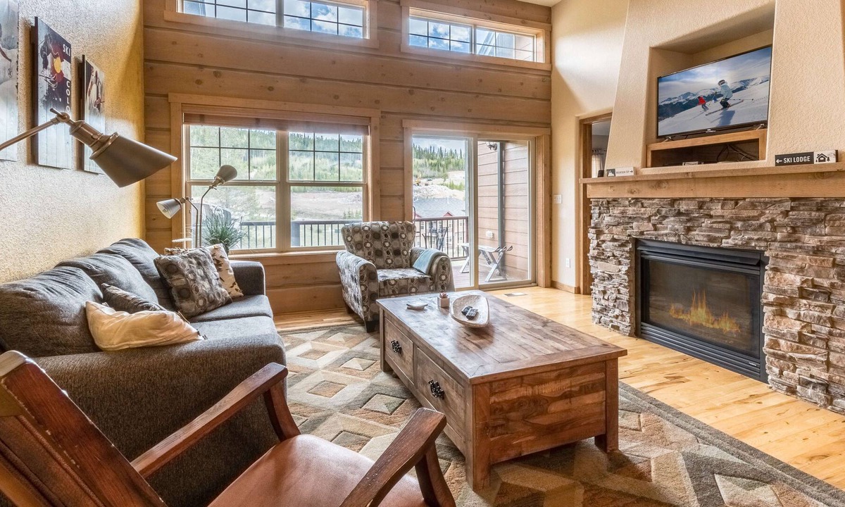 Rendezvous House | Rendezvous Hideaway | Walk To Town! Close To Slopes! | Private Hot Tub