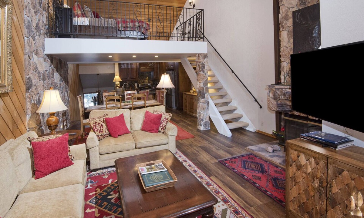 Avon House | Ridgepoint Townhome 202 | 3BR + loft Modern Mountain Getaway