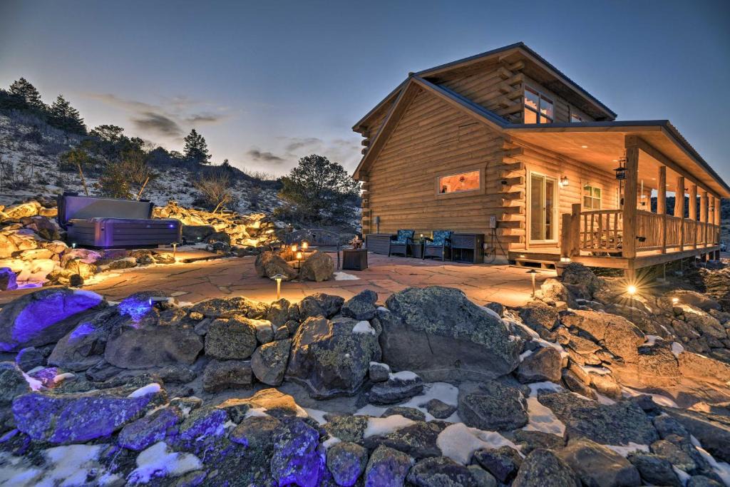 Del Norte House | Rio Grande National Forest Cabin Views and Hot Tub