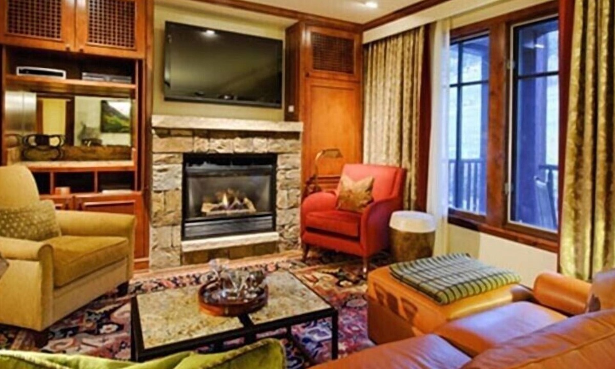 Aspen Condo | RITZ CARLTON CLUB-ALL DAYS-ALL WEEKS LOWEST PRICE-OVER 200 VRBO REVIEWS