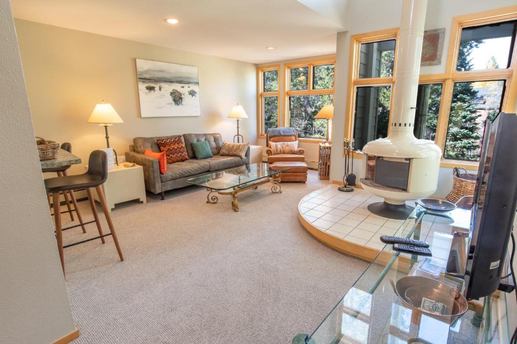 Frisco House | River Glen 205B