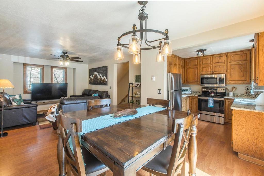 Ouray House | River Park 1241