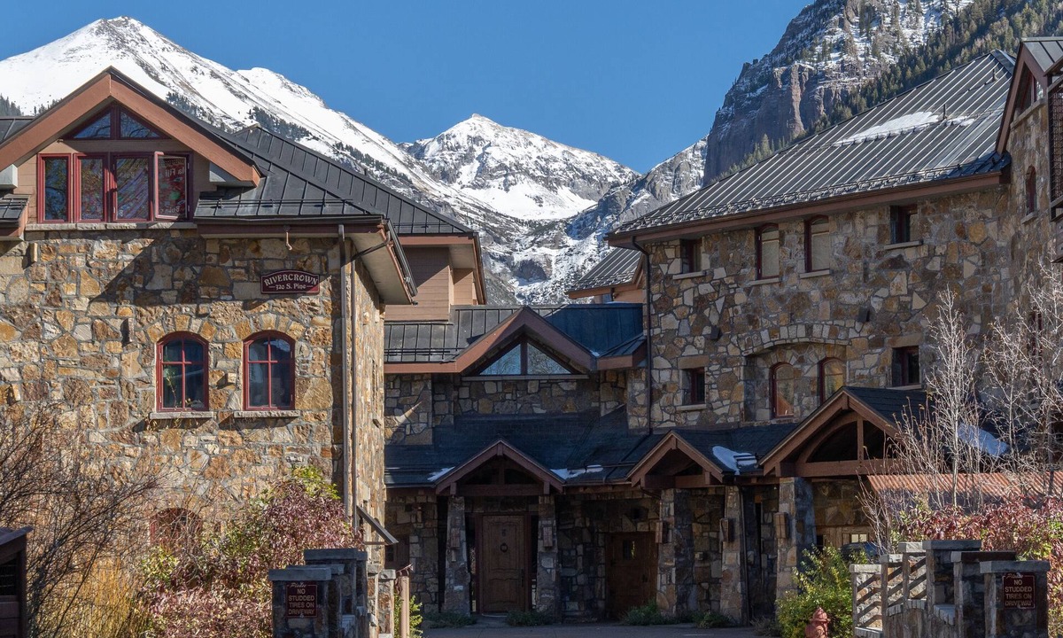 Telluride House | RIVERCROWN 7- Luxury Downtown Townhome, VIEWS, Sauna and 2 Hot Tubs