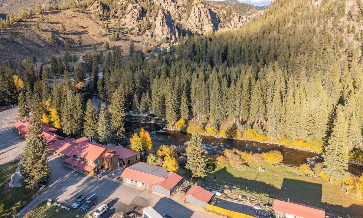 Almont House | Riverfront Cabins: Fish, Raft & Ride in Colorado's Outdoor Playground