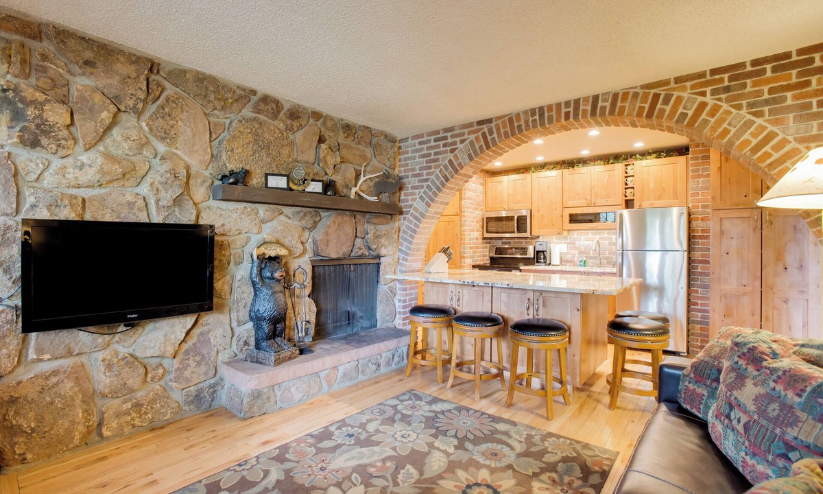 Rendezvous Condo | Riverside Condo in Downtown Winter Park!