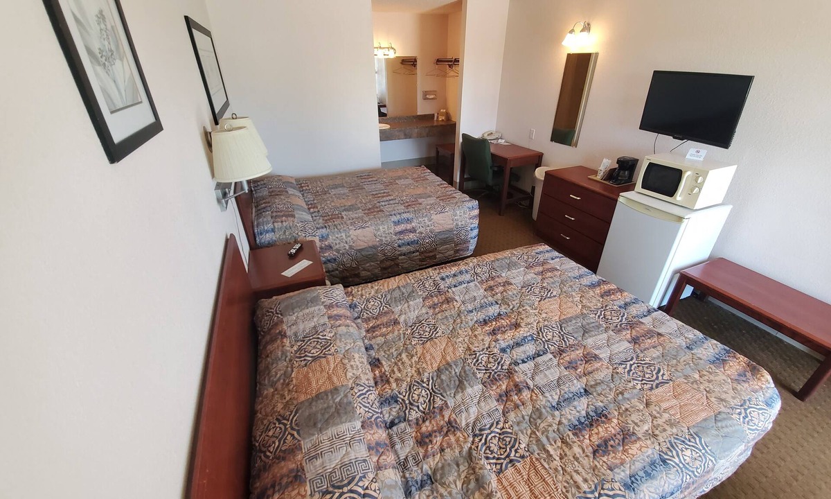 Glendive Hotel | Riverside Inn
