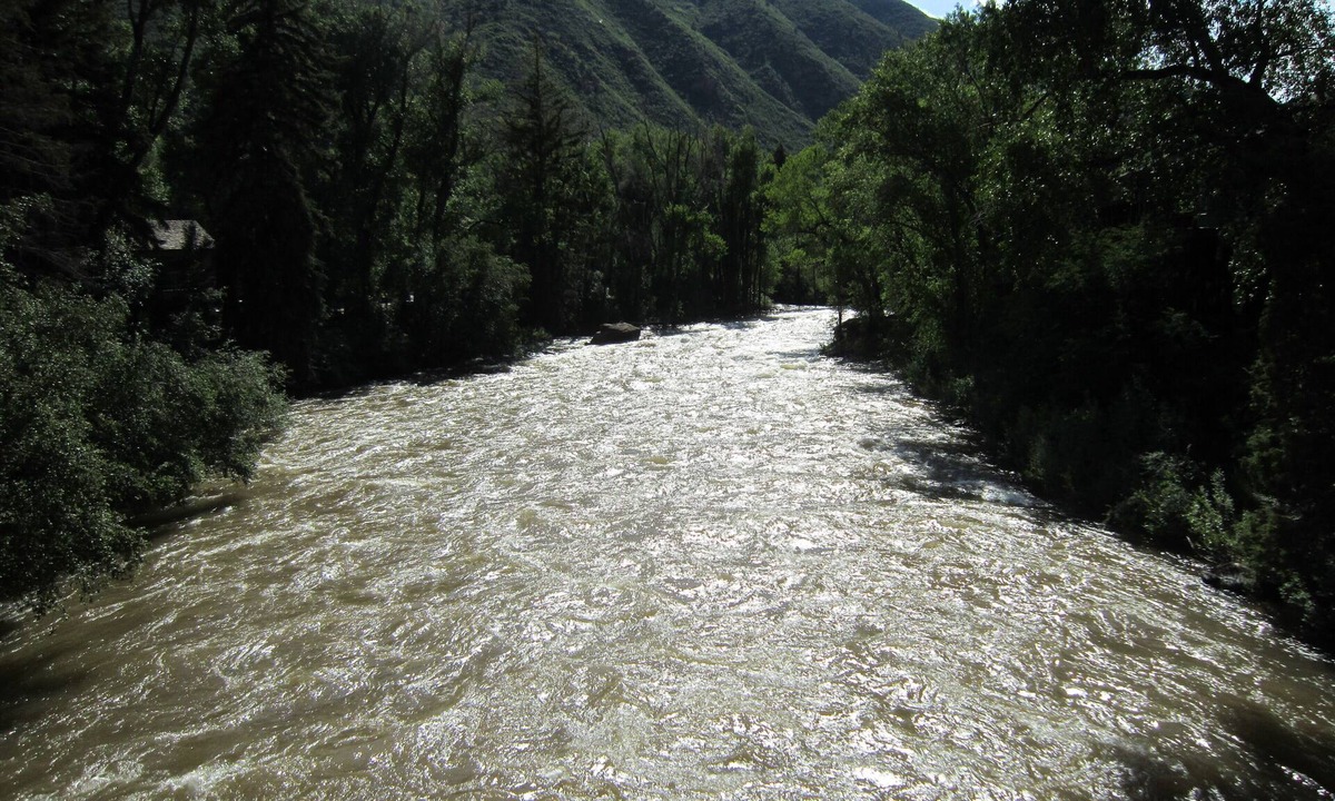 Snowmass Apartment | RIVERSIDE RETREAT on the Roaring Fork River