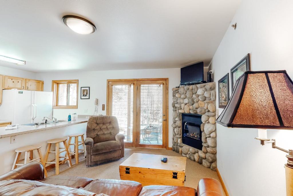 Grand Lake Apartment | Riverview Condos