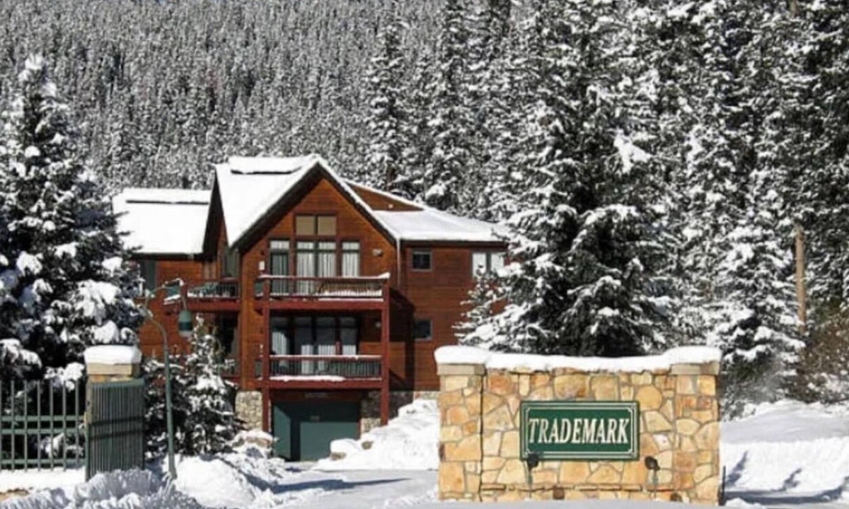 Old Town Condo | Rocky Mountain Retreat: Steps to Slopes, Hot Tub, Spectacular Views!