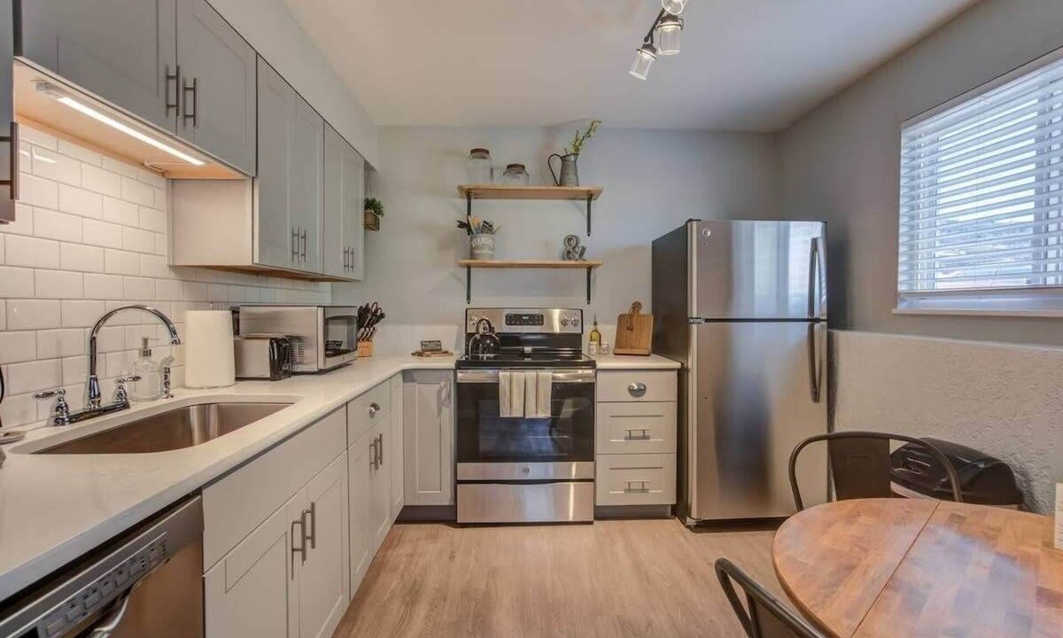 Colorado Springs Condo | Romantic Getaway Base of Mountains Parks & Trails