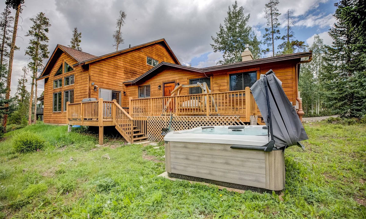 Weisshorn House | Royal Aspen Retreat Home: Lovely Setting, Spacious