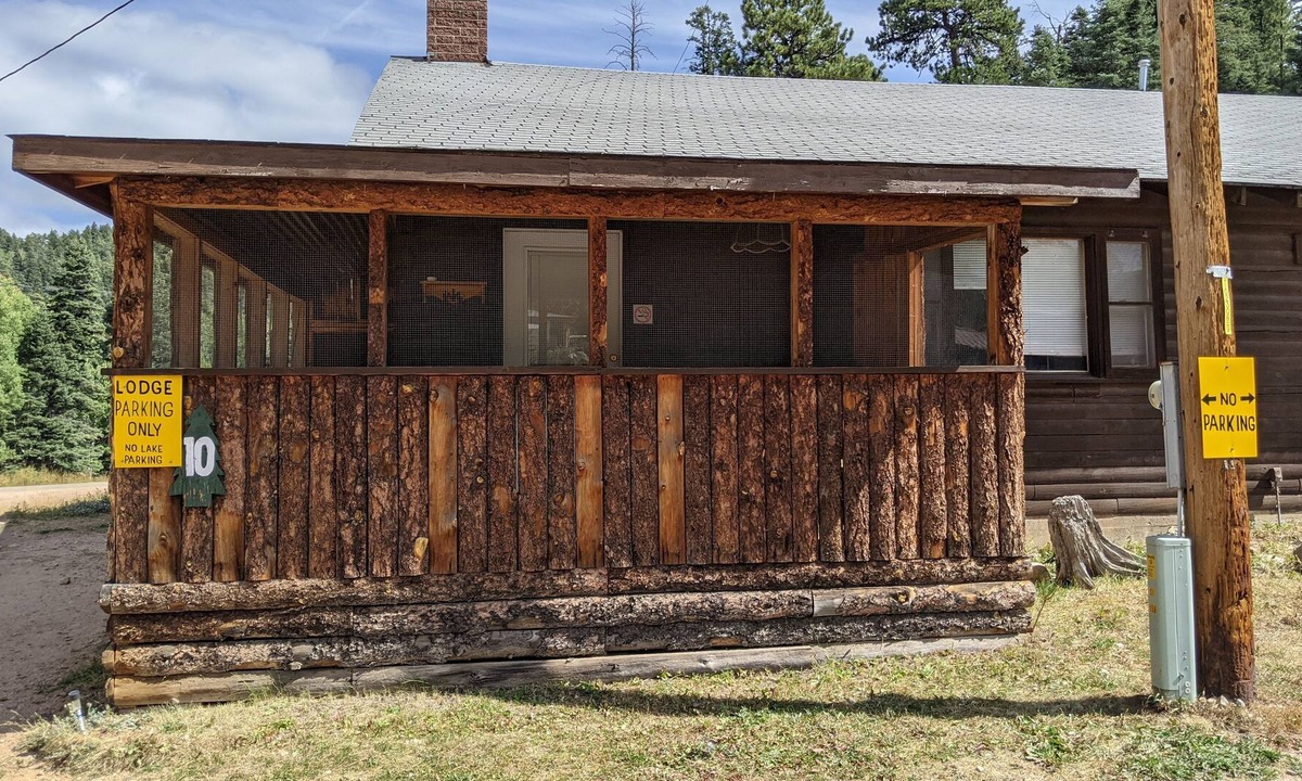 Rye Cabin | Rustic Cabin #10 next to Lake Isabel - cozy family cabin with fireplace!