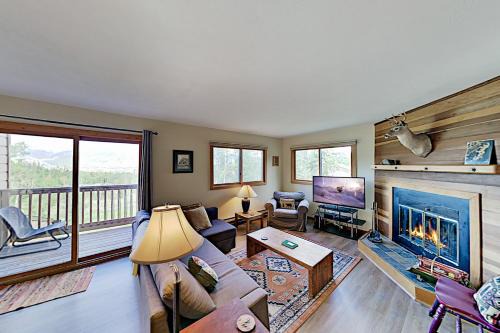 Wildernest House | Ryan Culch Condo 6701