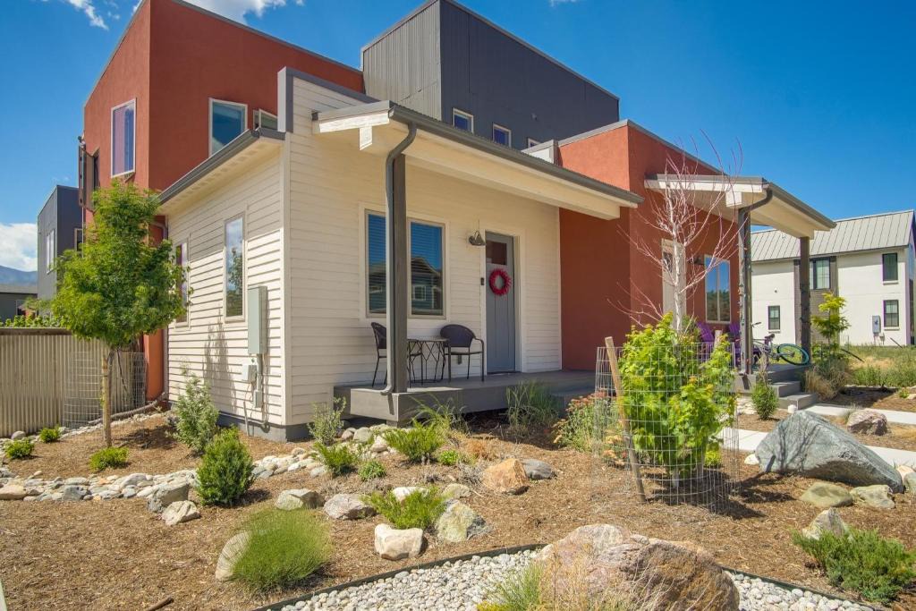 Salida Apartment | Salida Oasis 1 Mi to Town, Mountain View, Hot Tub