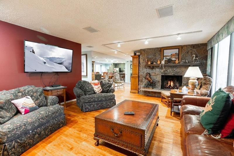 Vail Apartment | Scorpio Condo Steps to Village Base