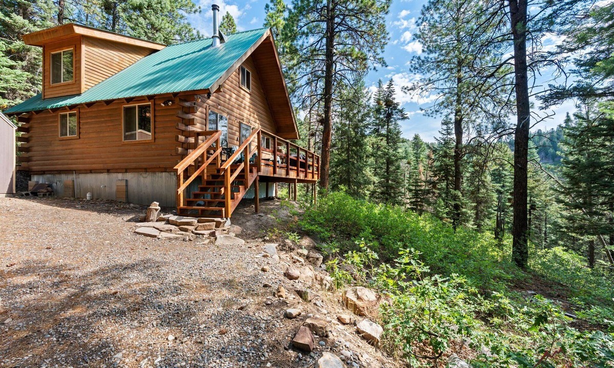 Los Ranchitos Estates House | Secluded Cozy Cabin, Pet Friendly, 20 Min to Durango, 10 to Vallecito!