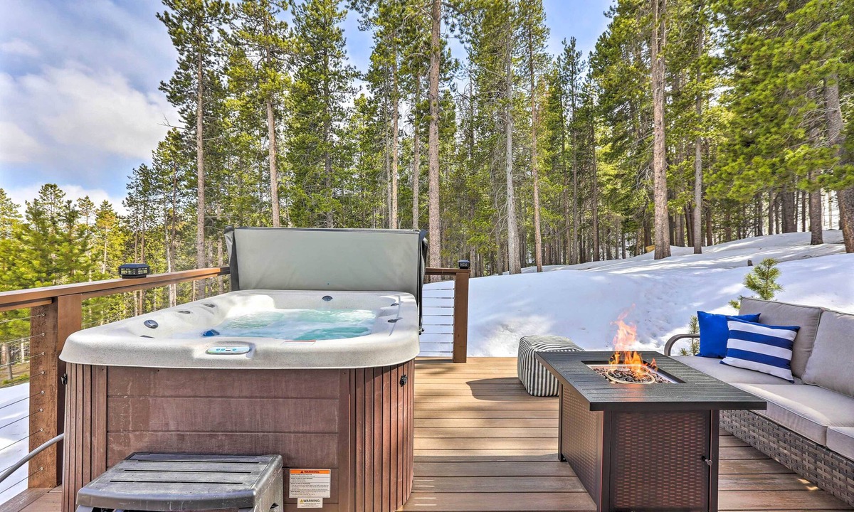 Evergreen House | Secluded Retreat w/Mountain Views in Evergreen