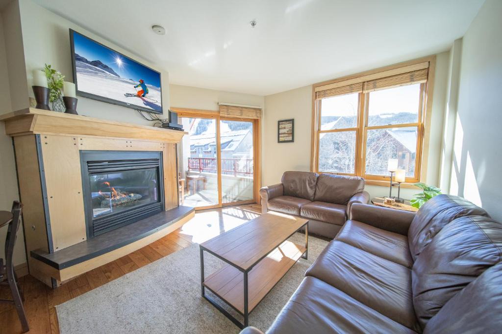 River Run House | Silver Mill 8212