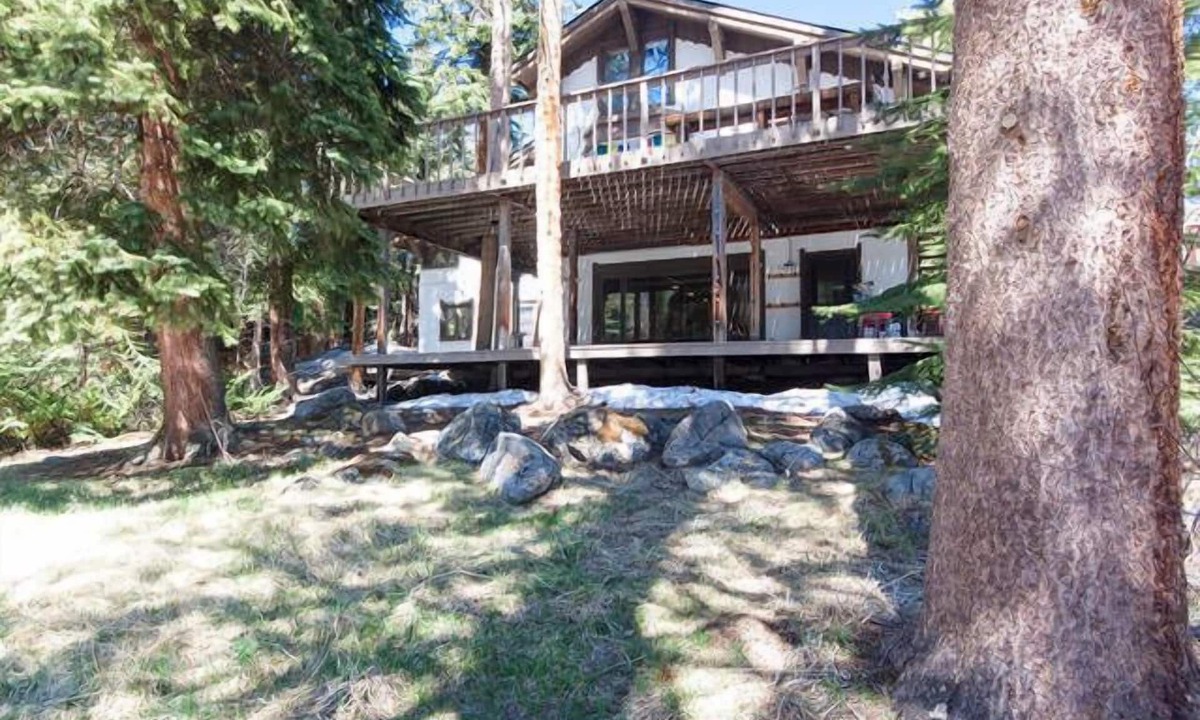 Vail Ski Chalet | Single Family Home in between Lionshead and Vail Village, on the Gore Creek.