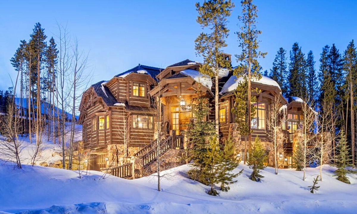 Four O'Clock House | Ski Bridge Lodge-Luxury Private Home-Ski in/Ski-out-Private Hot Tub!