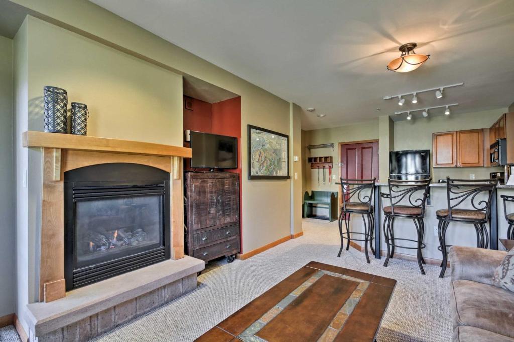 Winter Park Apartment | Ski-In and Out Zephyr Mtn Lodge Condo with Hot Tub Access
