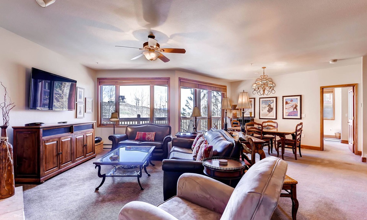 Steamboat Springs Condo | Ski-in/out mountain condo with W/D, free WiFi, pool, & hot tub