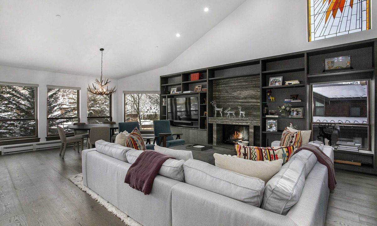 Vail Condo | Ski-In Ski-Out Northwoods Condo Willow 414-Private Gated Community