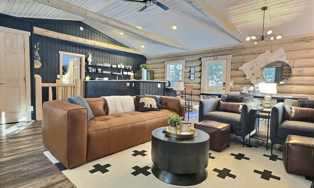 Blue River Cabin | SkiHytte🎿 Scandinavian Cabin 🪵 Forest Views 🌲 Pets OK 🐶 $0 Cleaning Fee